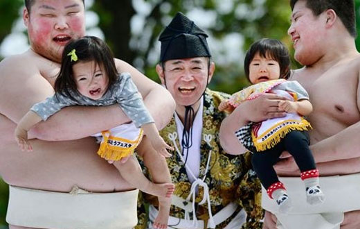 Phụ nữ Nhật bị cấm thi đấu Sumo